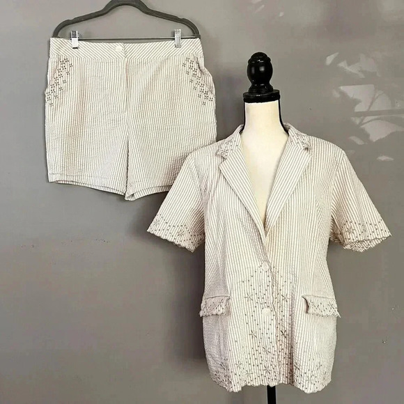 Susan Graver Seersucker Jacket & Shorts Set Womens L Tan Striped‎ Eyelet Retro - Picture 1 of 16